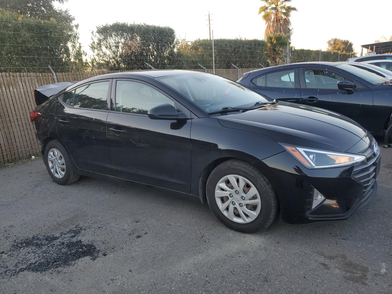 2020 Hyundai Elantra - Image 4