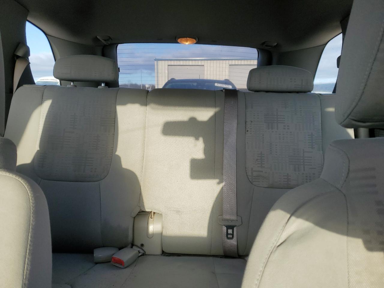 2006 Chevrolet Equinox - Image 10