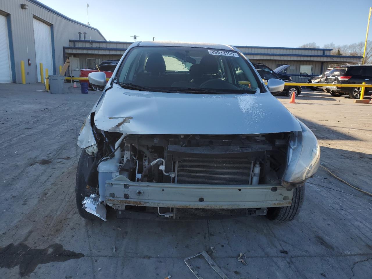 2019 Nissan Versa - Image 5