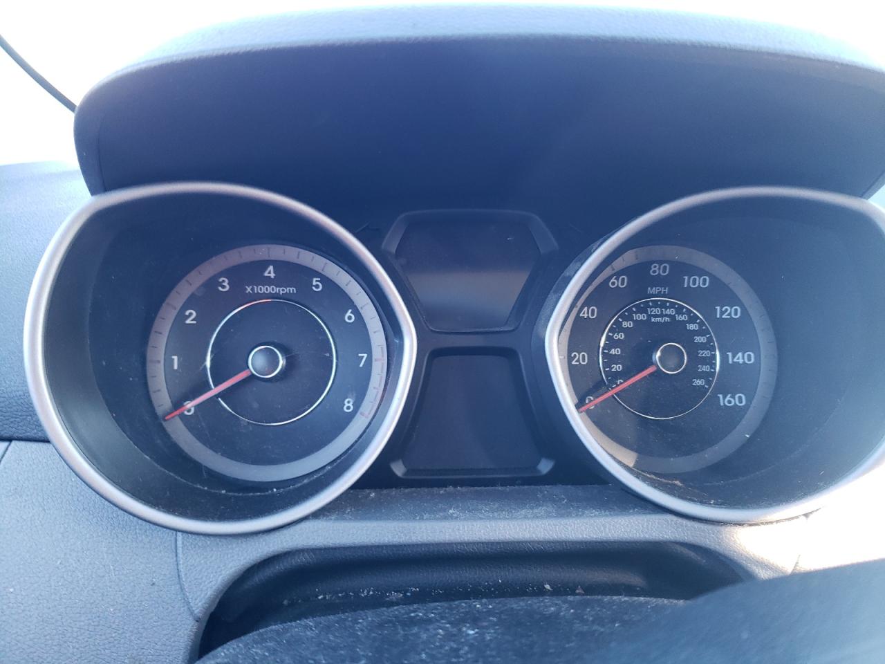 2016 Hyundai Elantra - Image 9