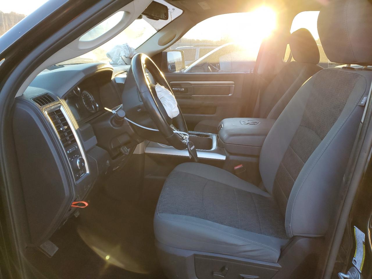 2016 RAM 1500 - Image 7