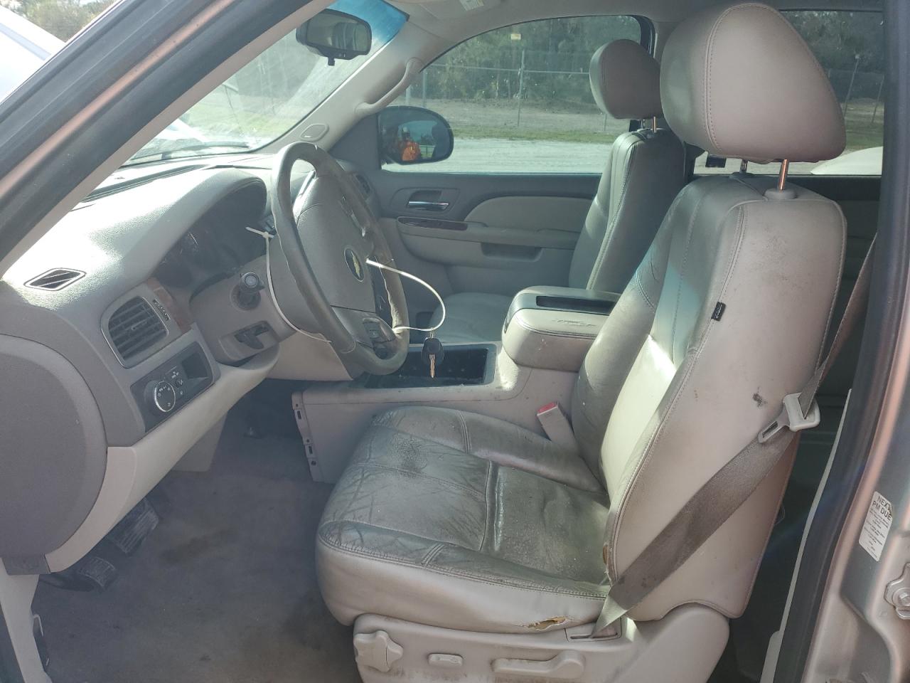 2011 Chevrolet Suburban - Image 7