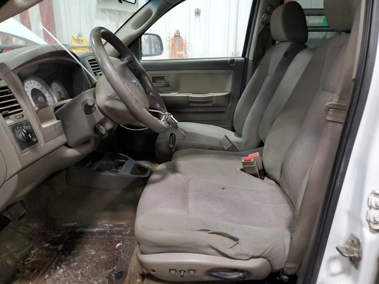 2007 Dodge Dakota - Image 7