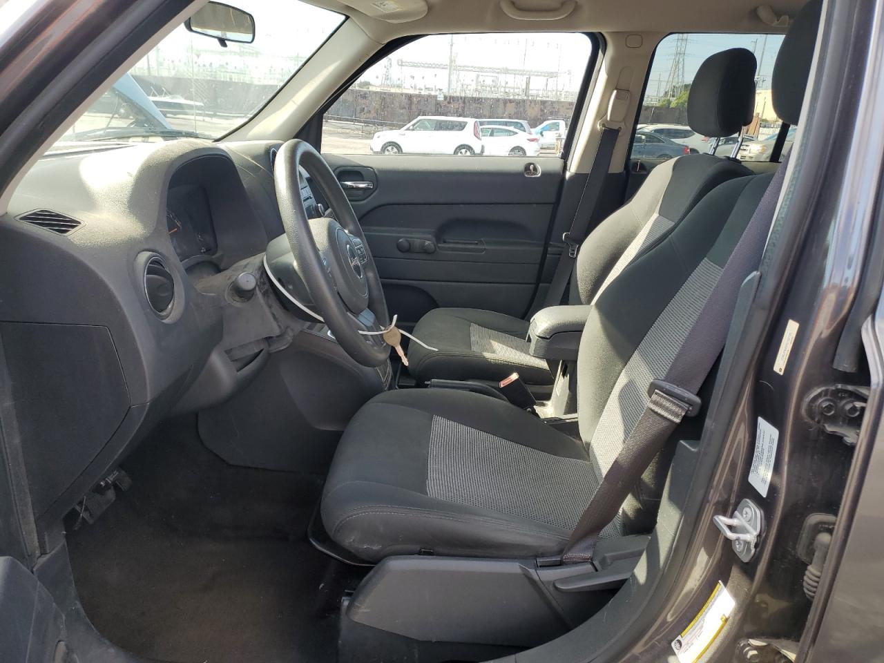 2015 Jeep Liberty (Patriot) - Image 7
