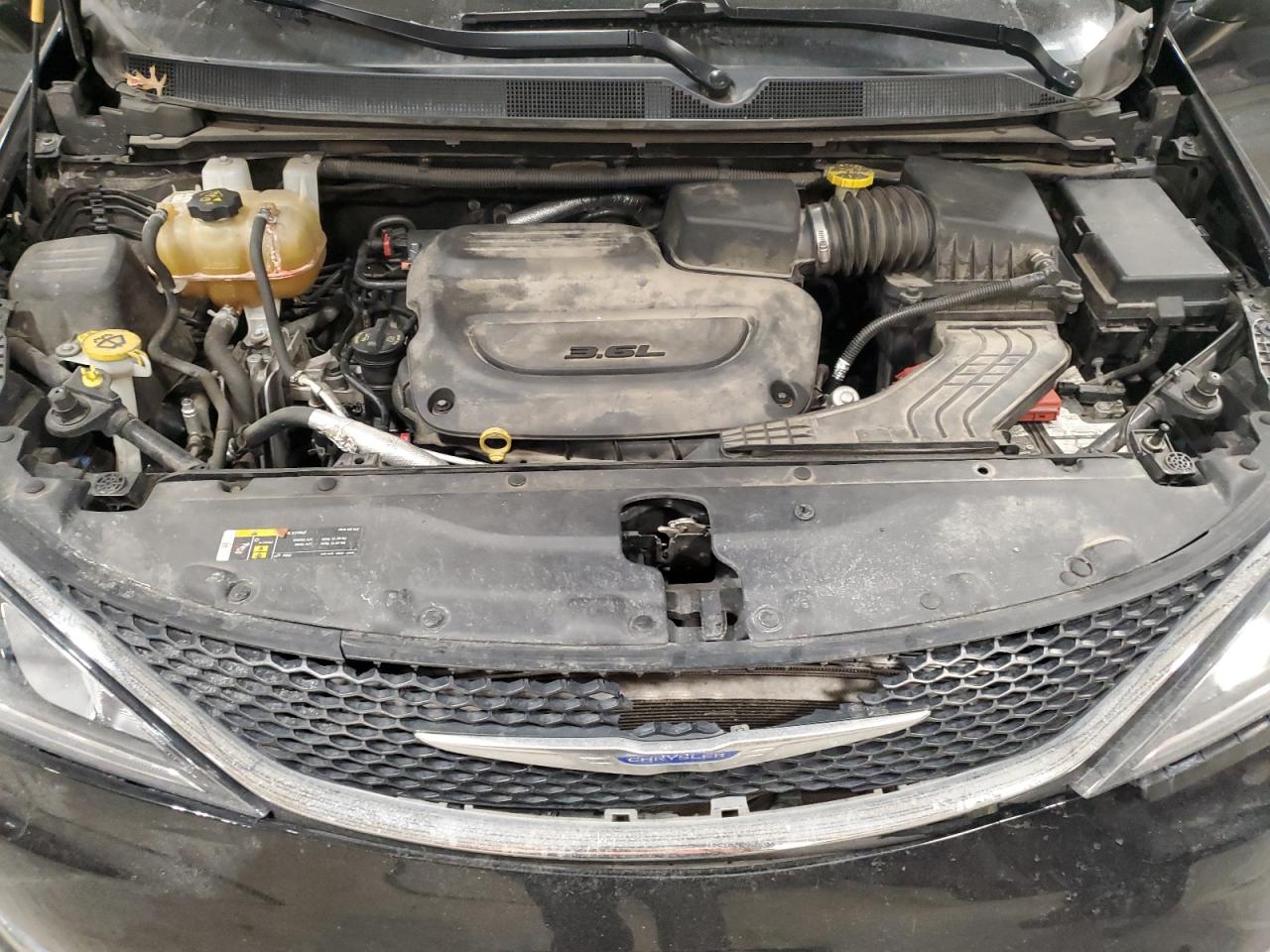 2020 Chrysler Pacifica - Image 14