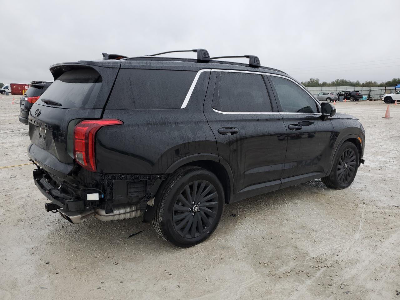 2024 Hyundai Palisade - Image 3