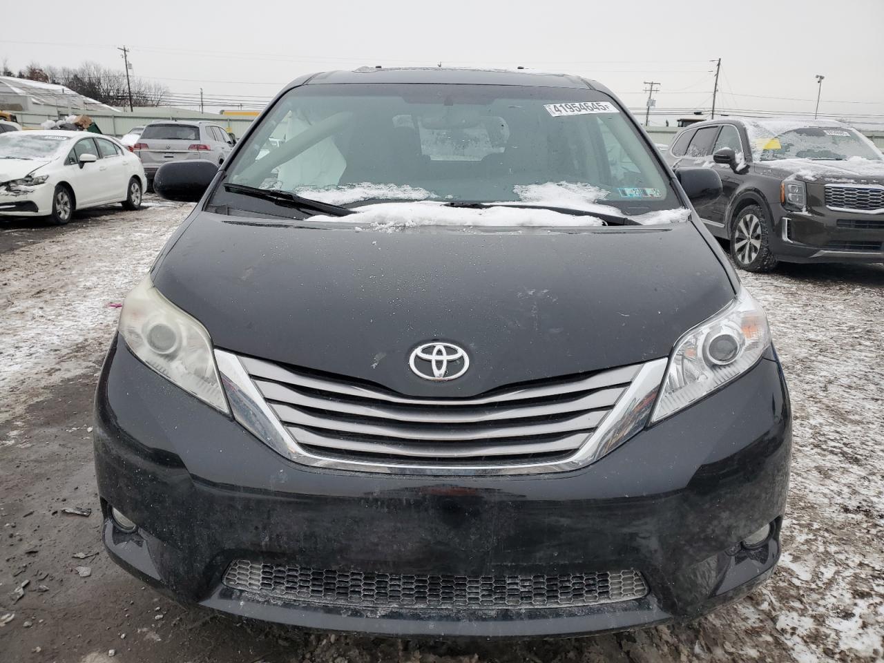 2017 Toyota Sienna - Image 5