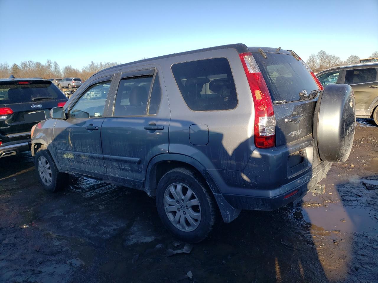 2005 Honda CR-V - Image 2