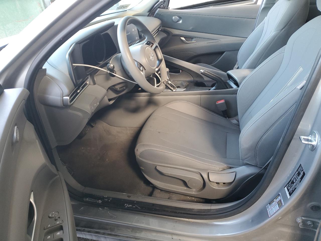 2023 Hyundai Elantra - Image 7