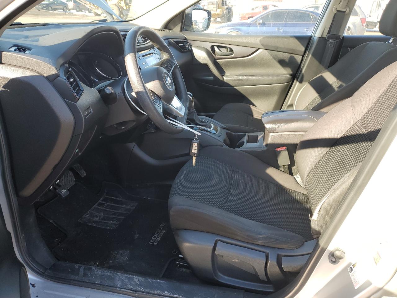 2017 Nissan Rogue - Image 7