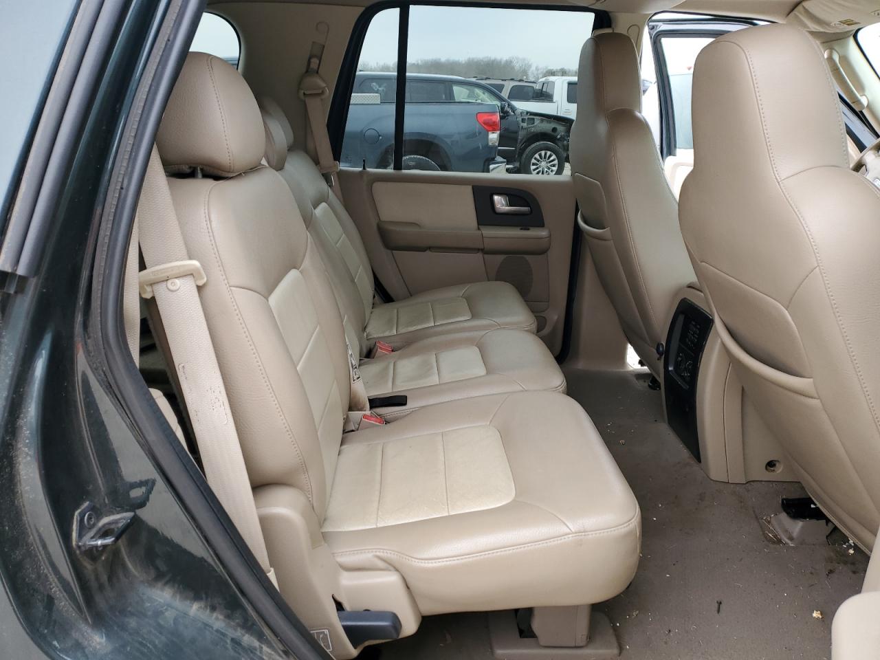 2003 Ford Expedition - Image 11