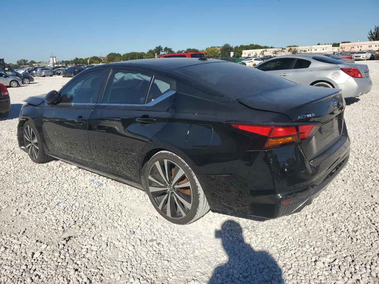 2021 Nissan Altima - Image 2