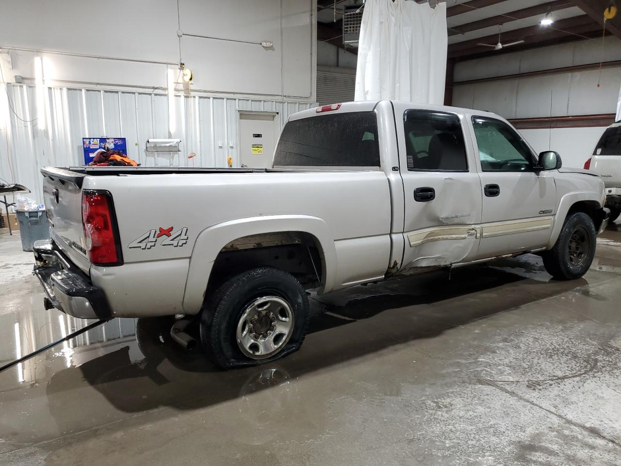 2004 Chevrolet Silverado - Image 3
