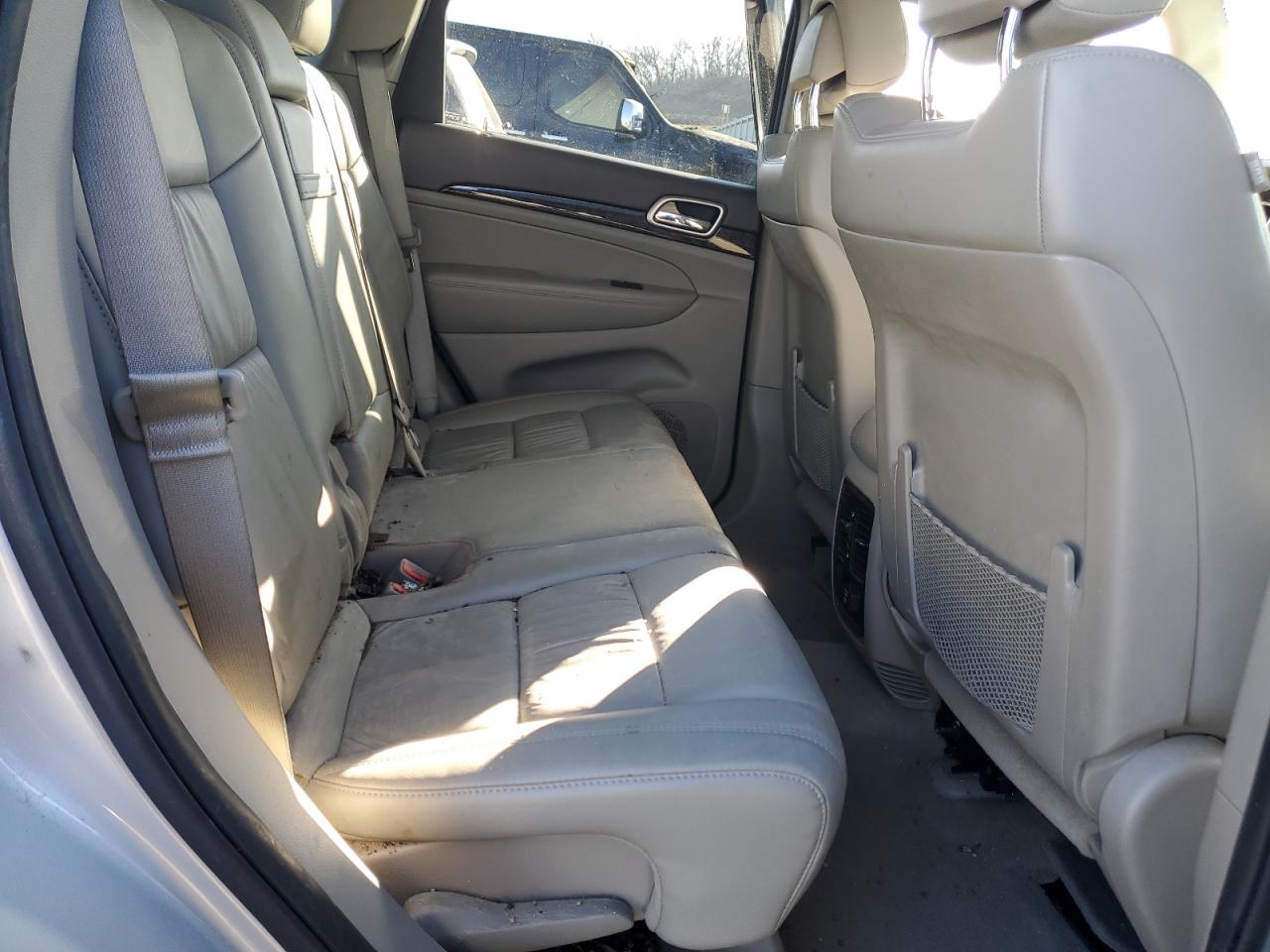 2011 Jeep Grand Cherokee - Image 11