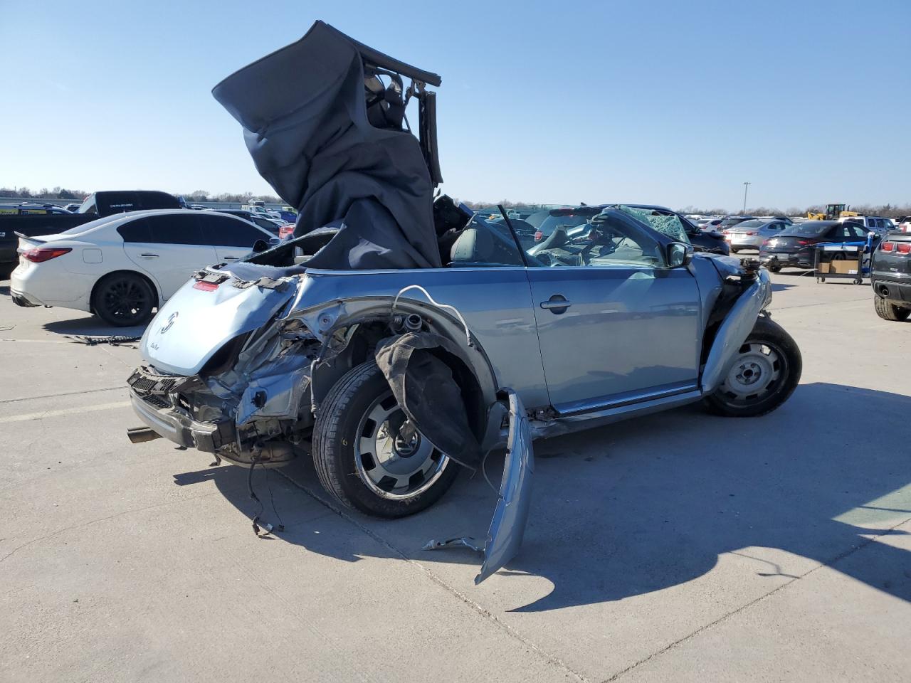 2016 Volkswagen Beetle - Image 3