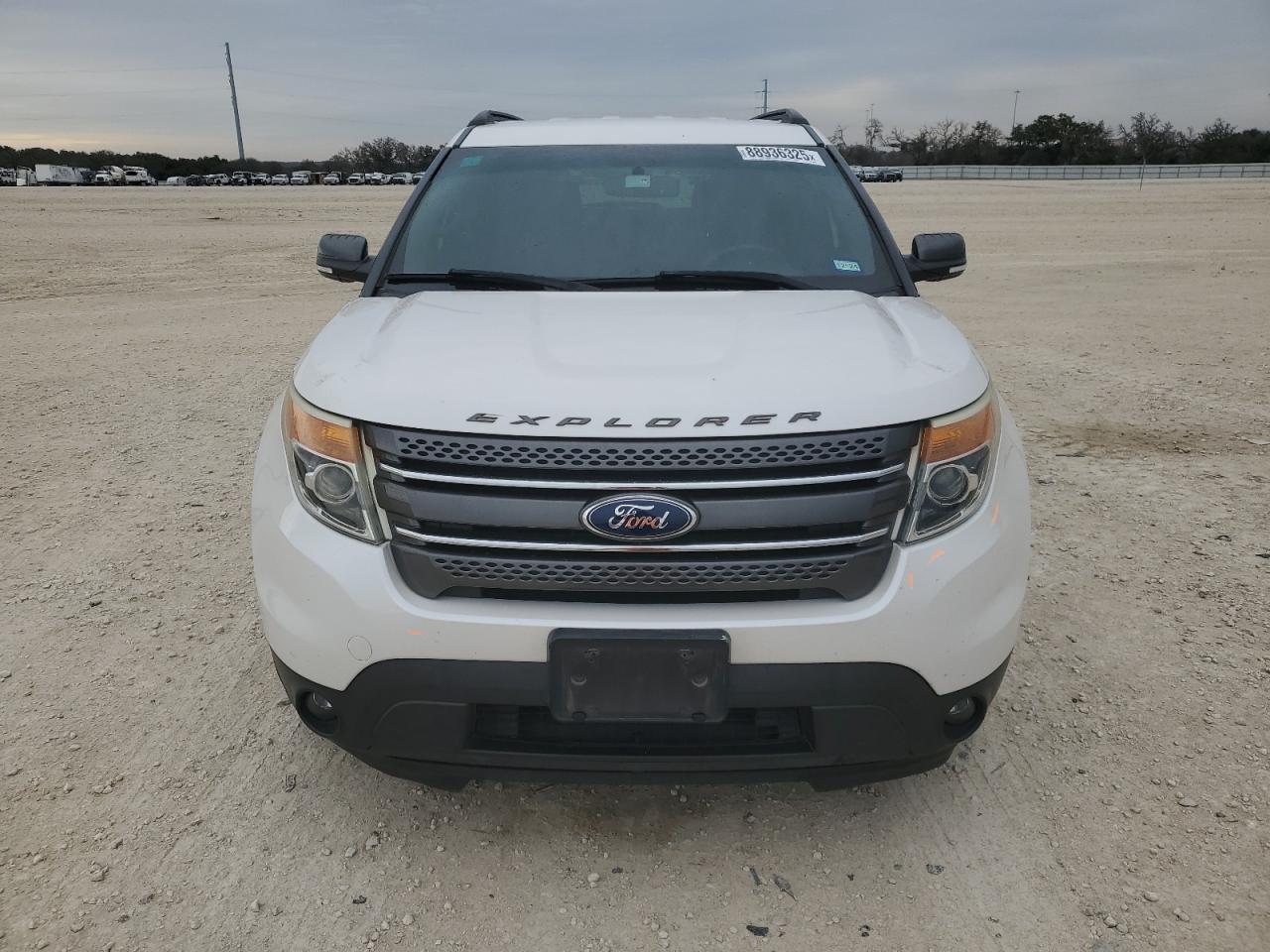 2015 Ford Explorer - Image 5