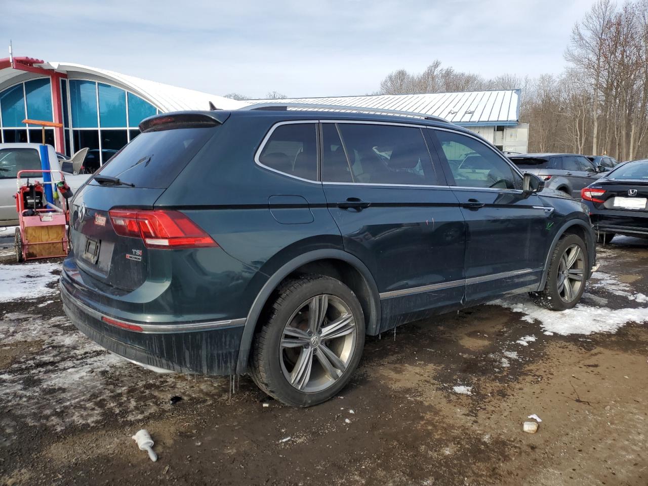2018 Volkswagen Tiguan - Image 3