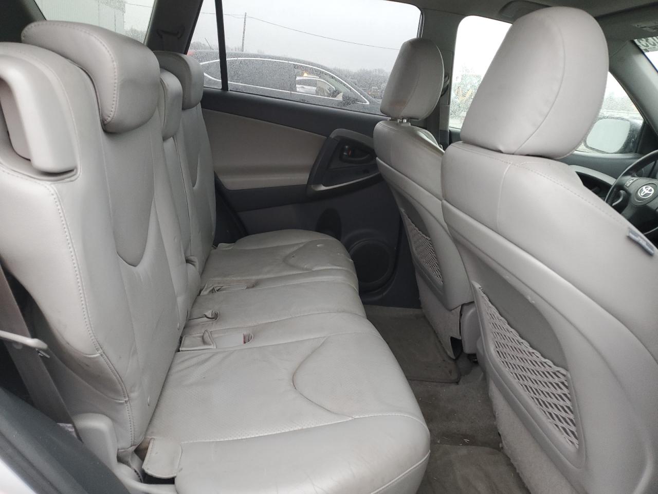 2010 Toyota RAV 4 - Image 10