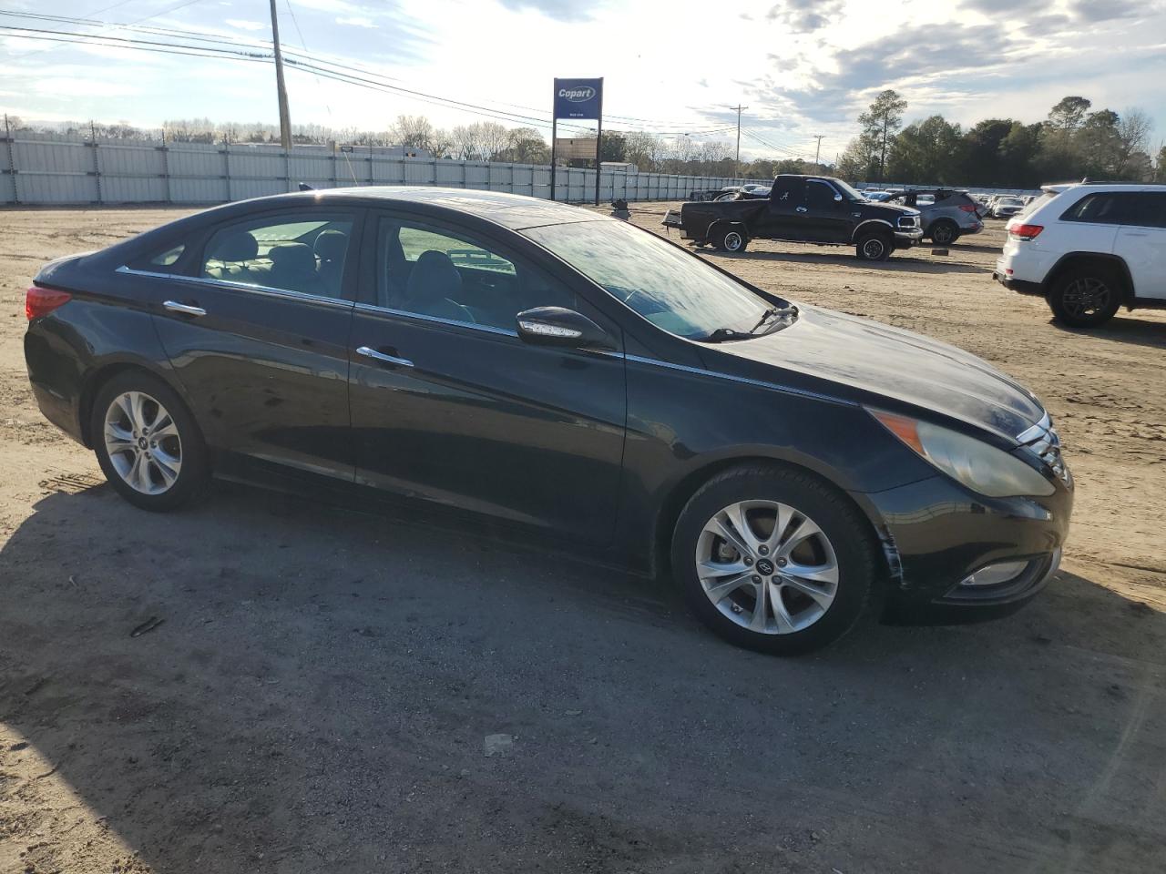 2011 Hyundai Sonata - Image 4