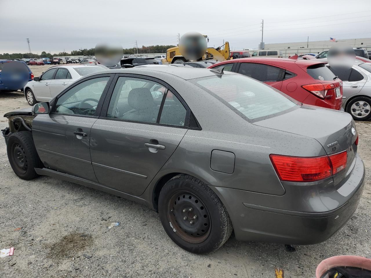 2010 Hyundai Sonata - Image 2
