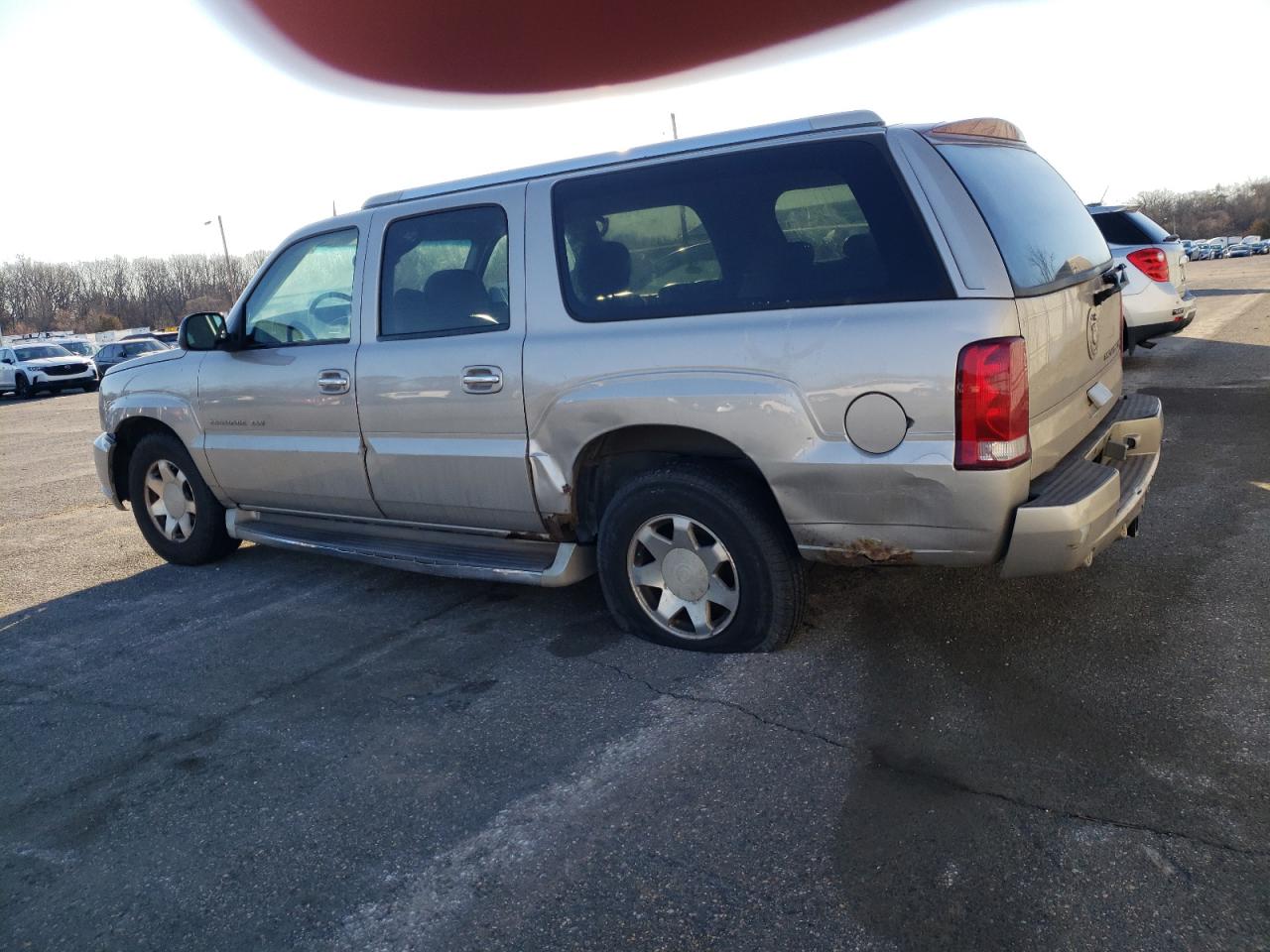 2004 Cadillac Escalade - Image 2