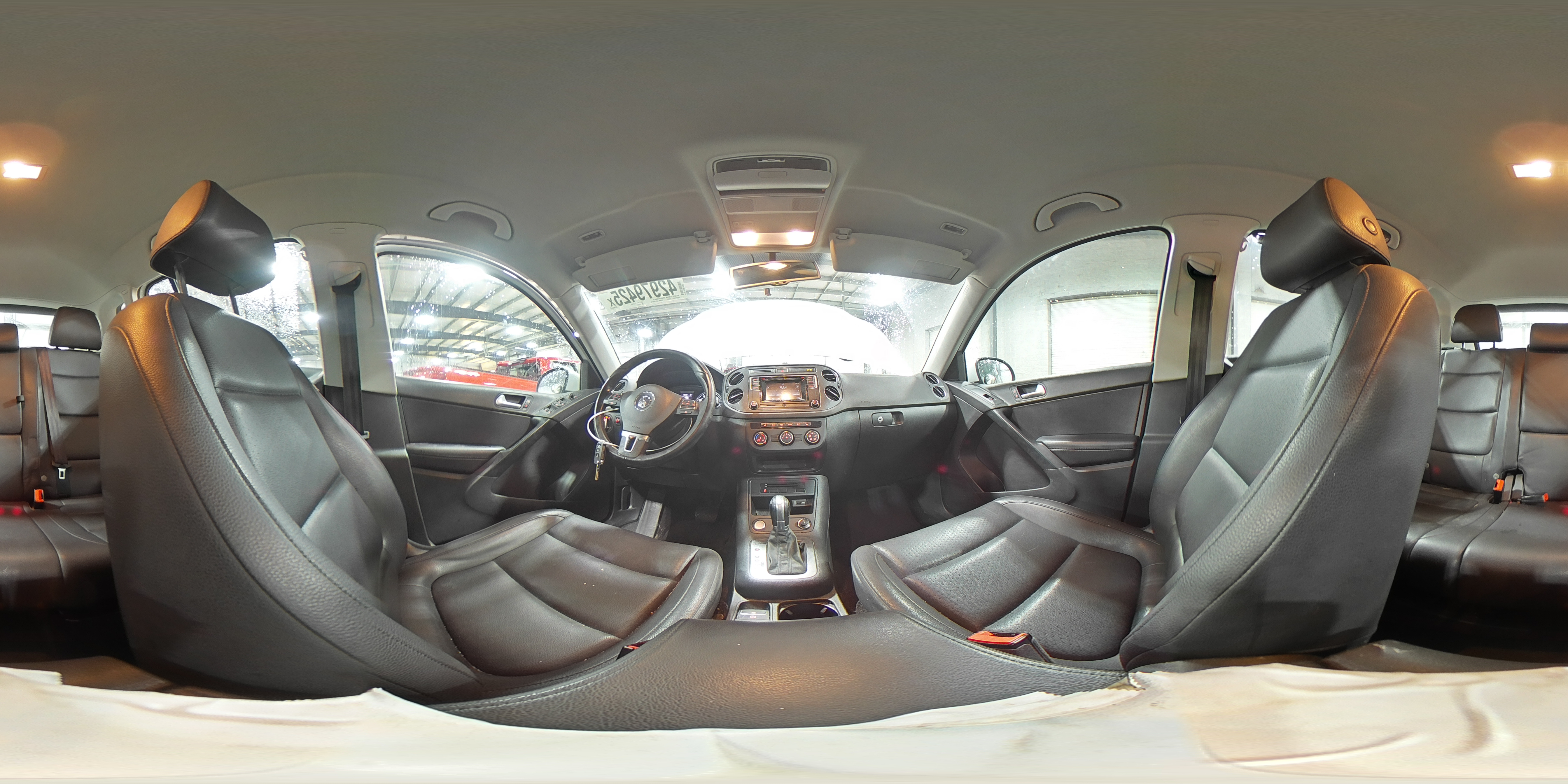 2016 Volkswagen Tiguan - Image 15