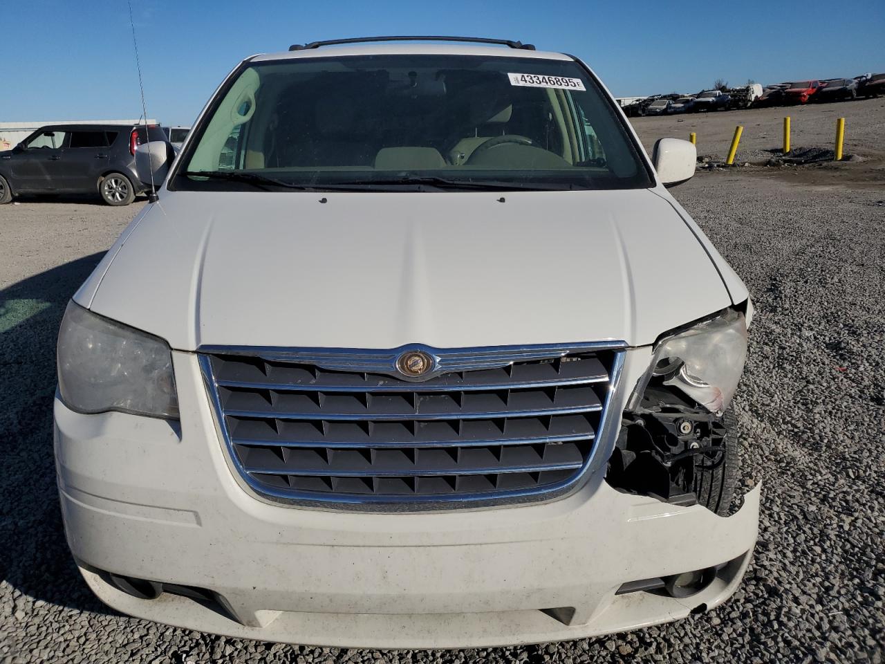 2008 Chrysler Town & Country - Image 5