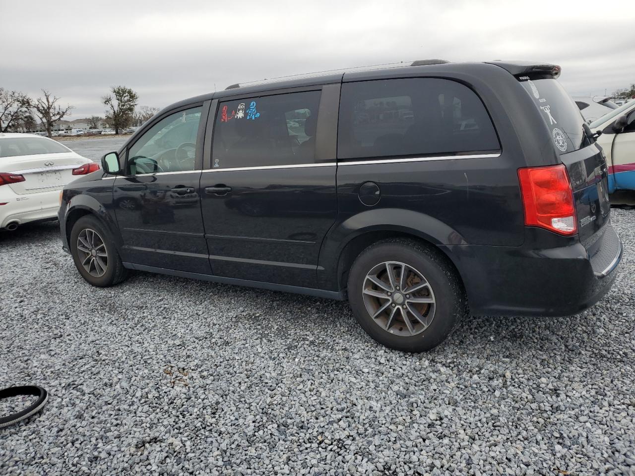 2017 Dodge Caravan - Image 2