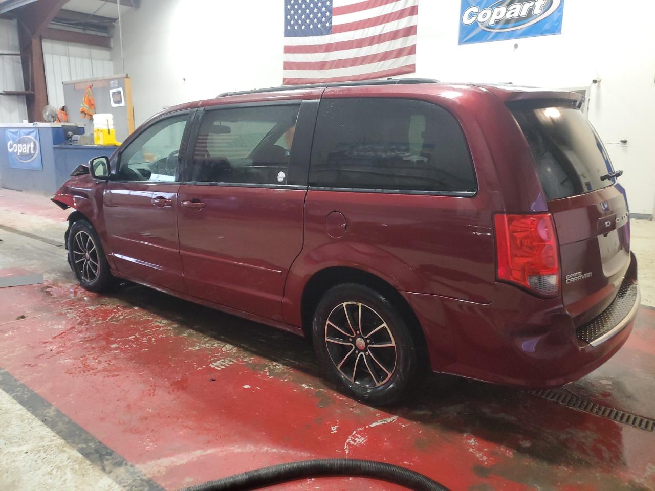 2017 Dodge Caravan - Image 2