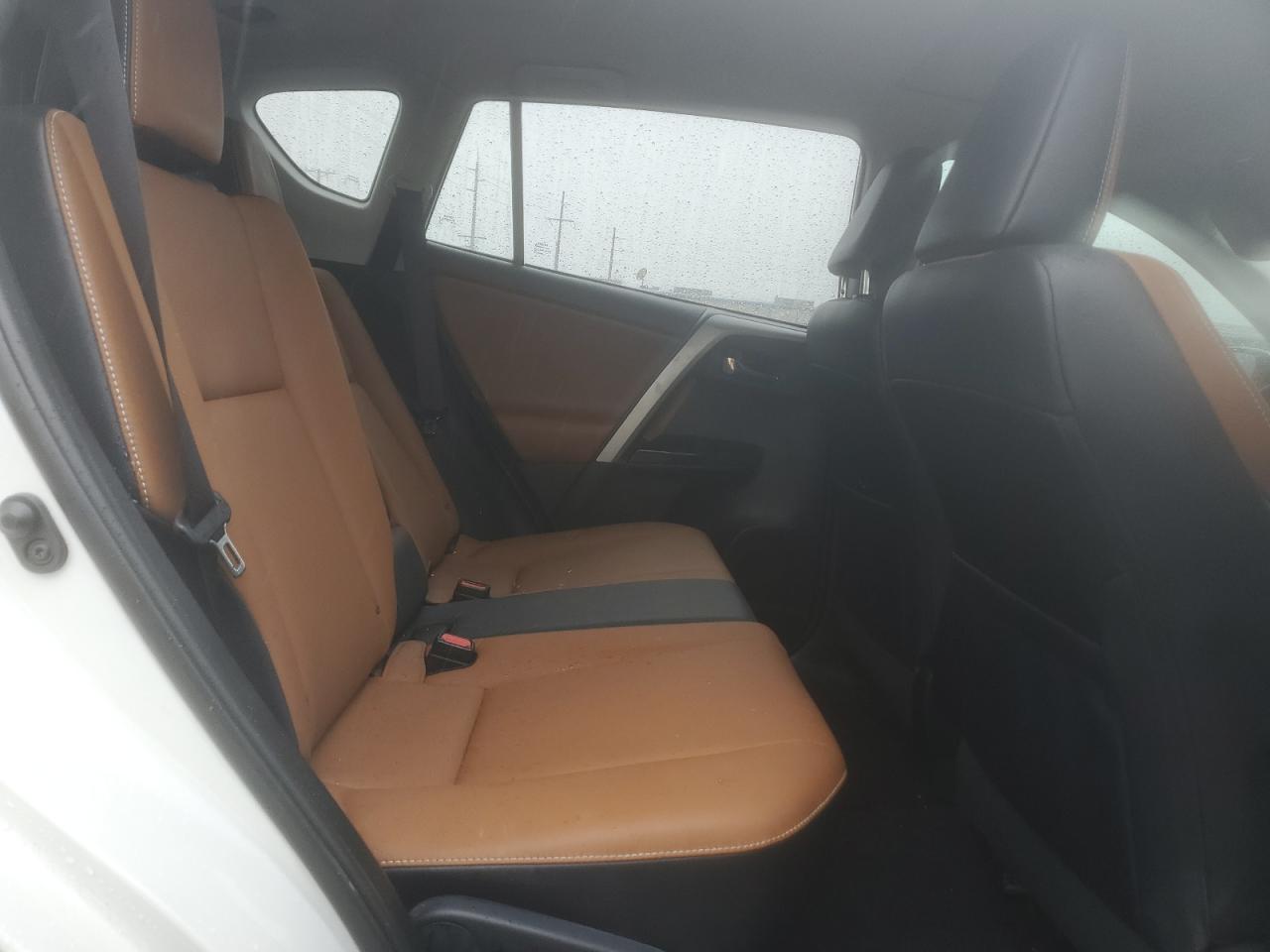 2016 Toyota RAV 4 - Image 11