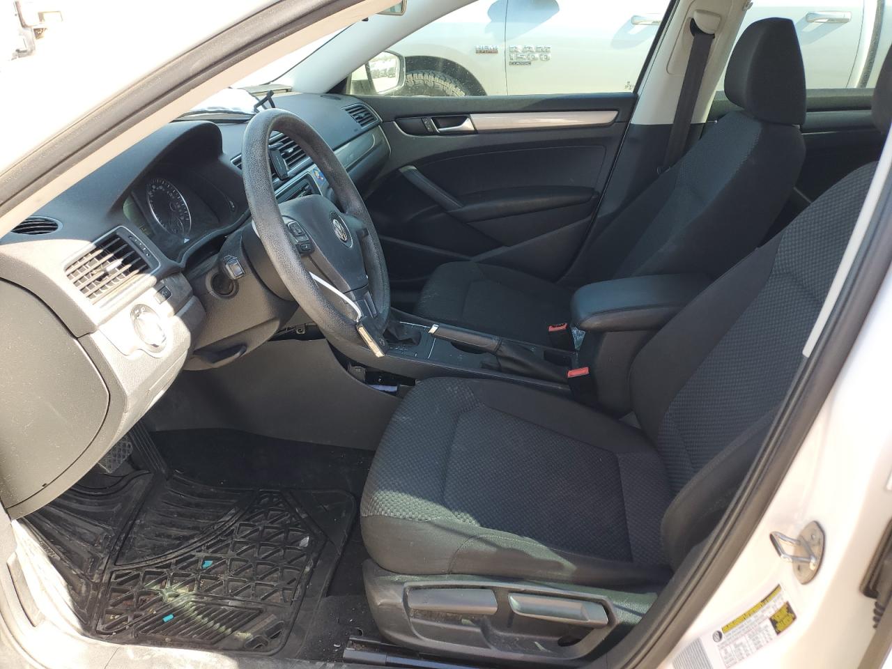 2015 Volkswagen Passat - Image 7