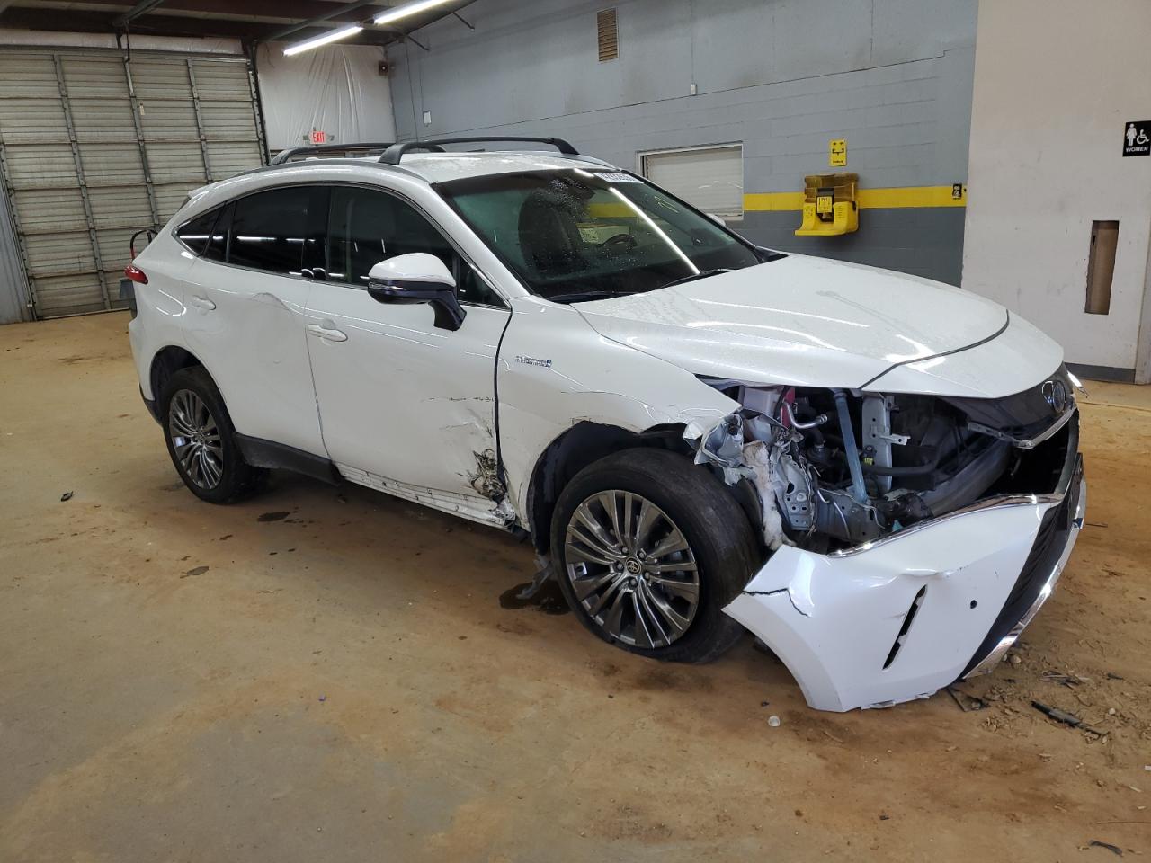 2021 Toyota Venza - Image 4