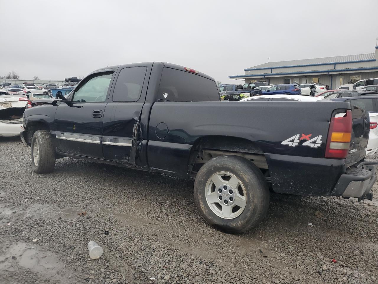 2004 Chevrolet Silverado - Image 2