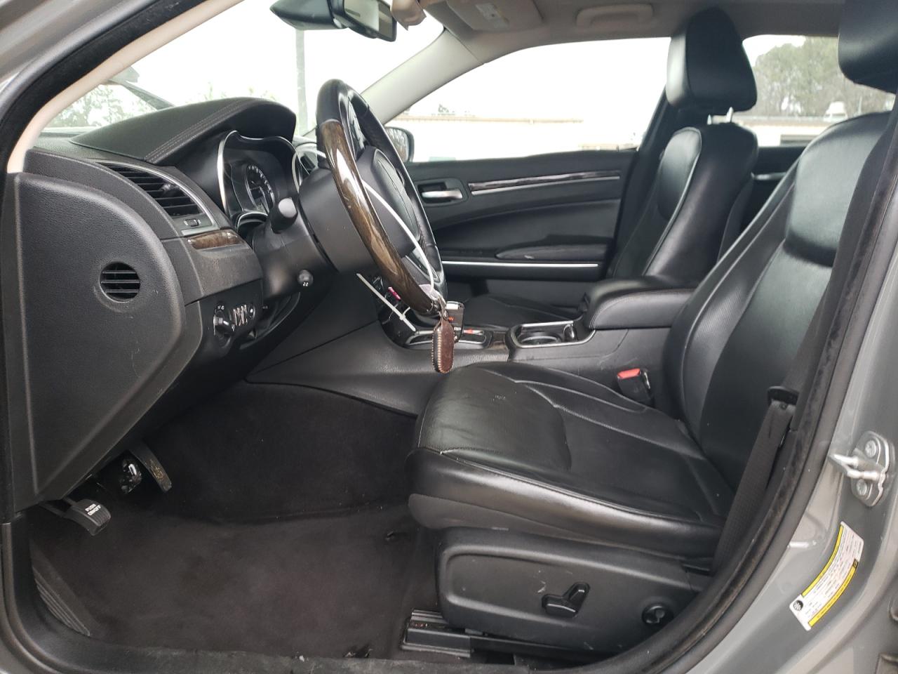 2018 Chrysler 300 - Image 7