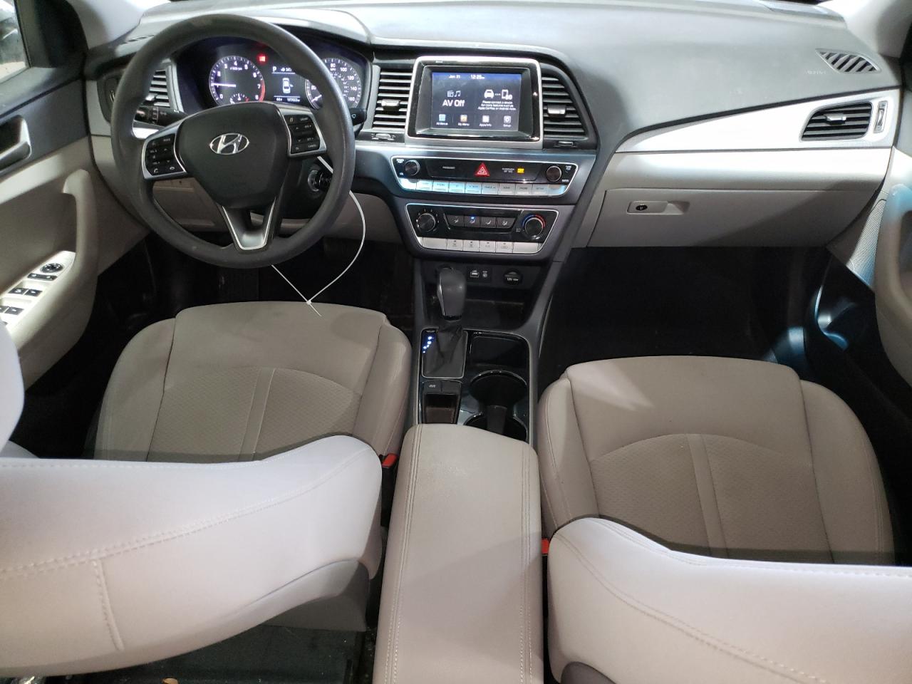 2018 Hyundai Sonata - Image 8