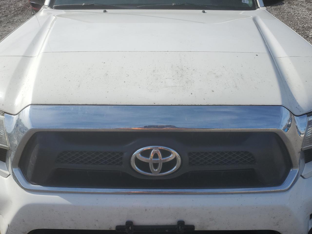 2015 Toyota Tacoma - Image 12