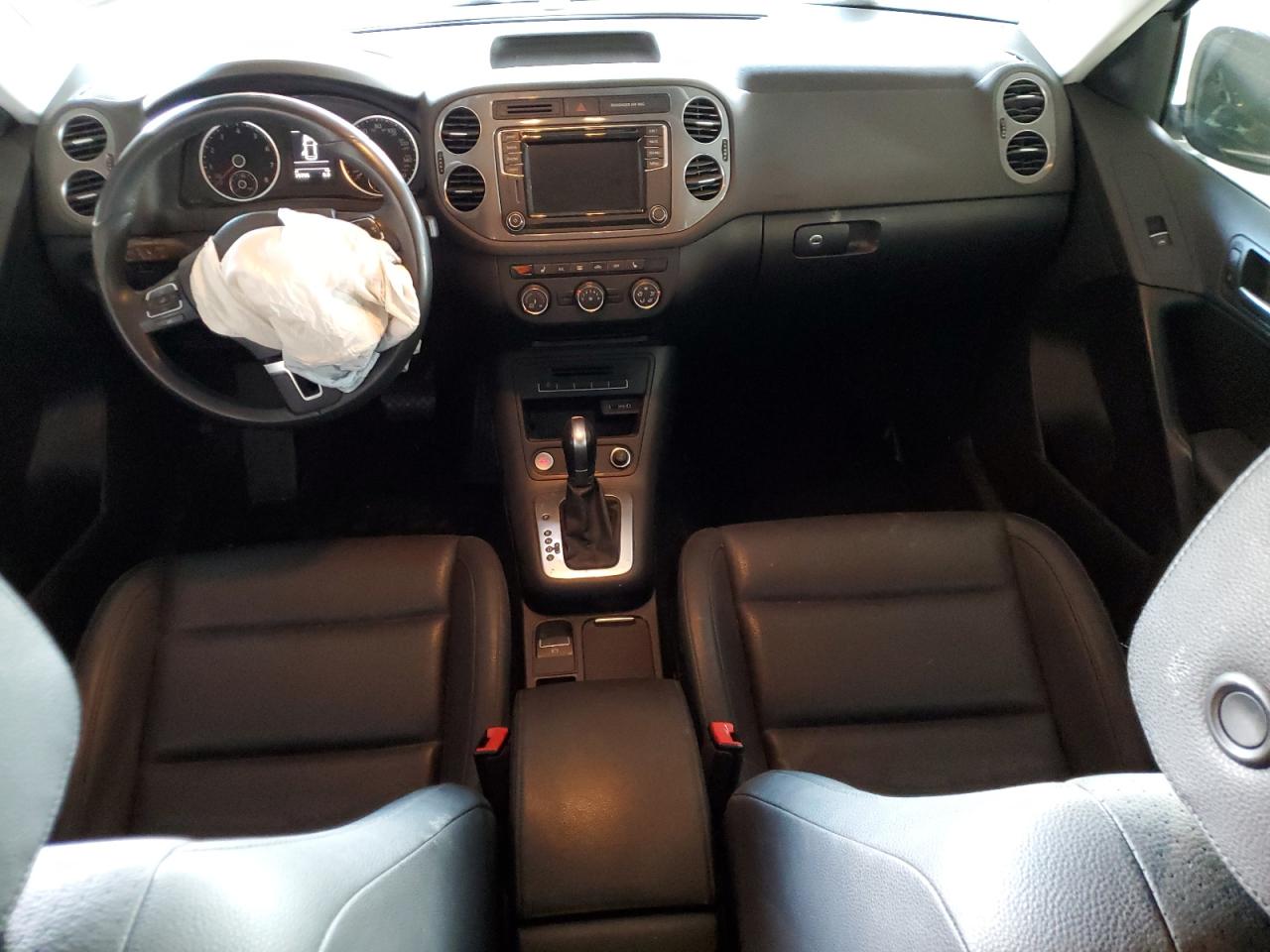 2017 Volkswagen Tiguan - Image 8