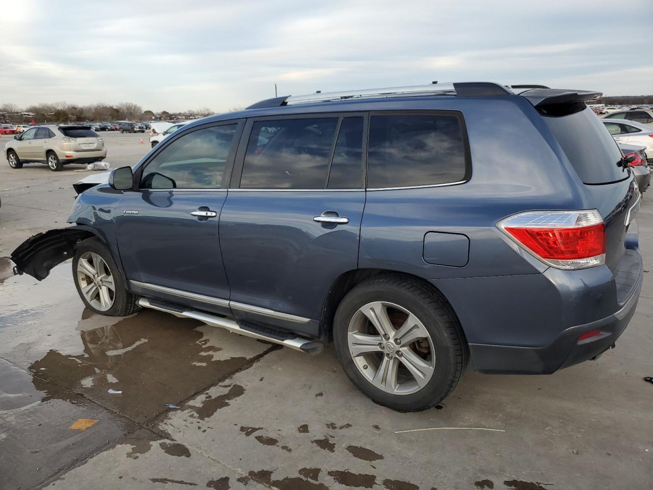 2012 Toyota Highlander - Image 2