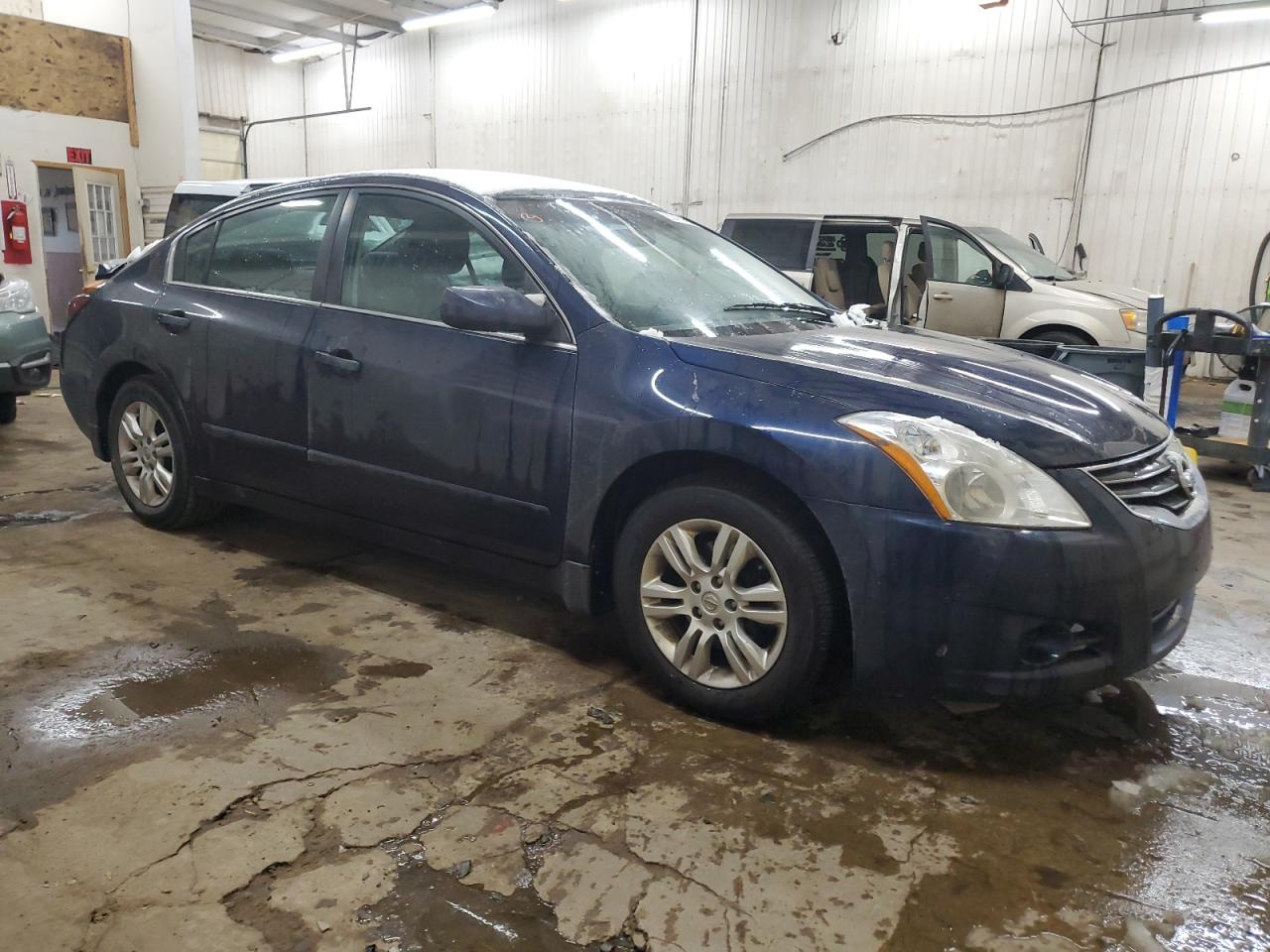 2010 Nissan Altima - Image 4