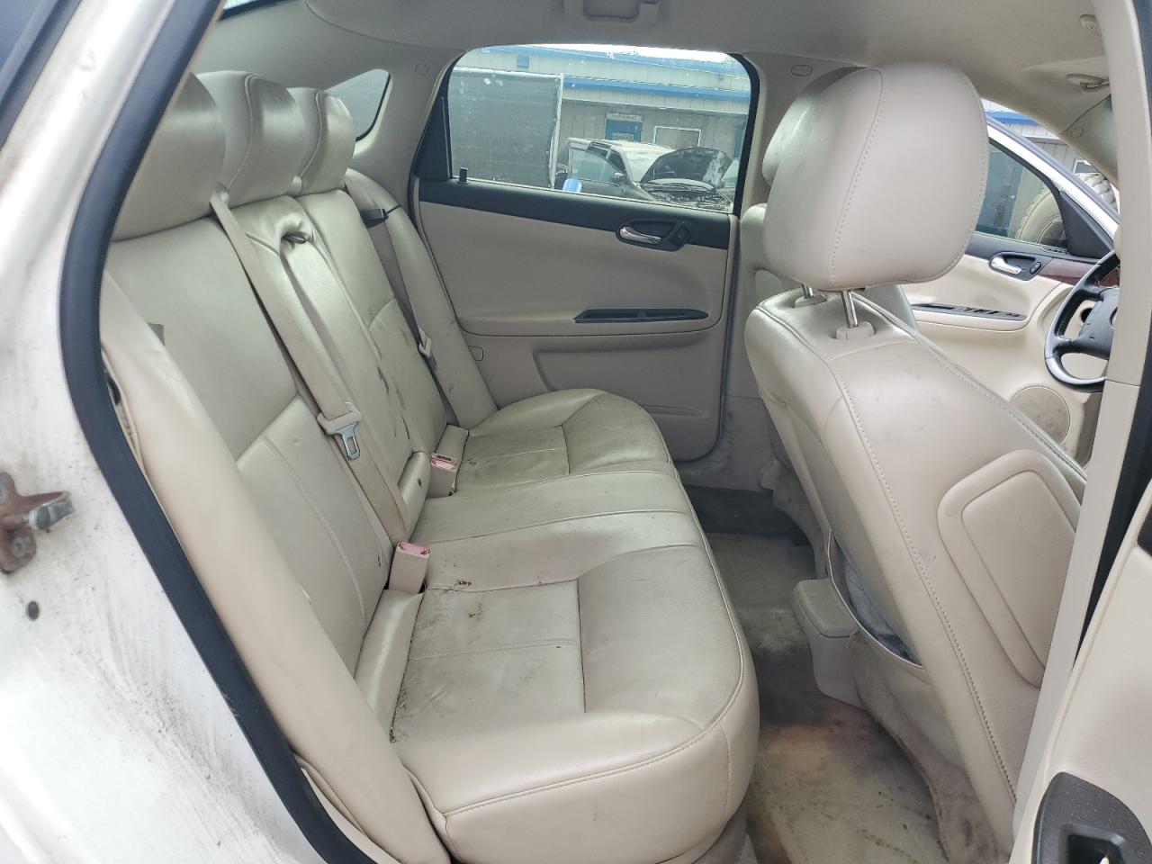 2009 Chevrolet Impala - Image 10