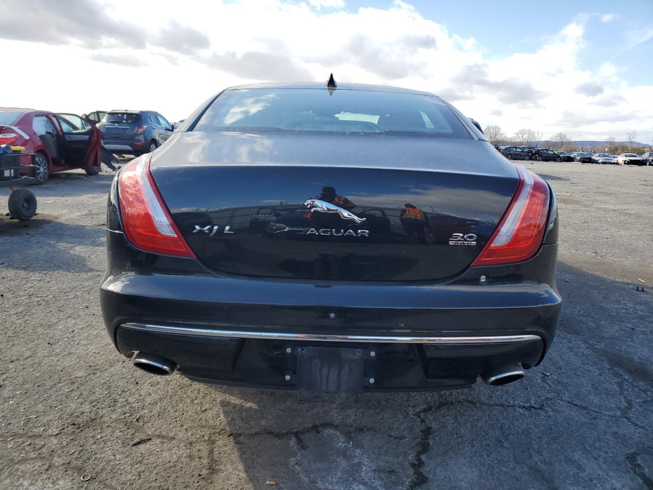 2017 Jaguar XJ - Image 6
