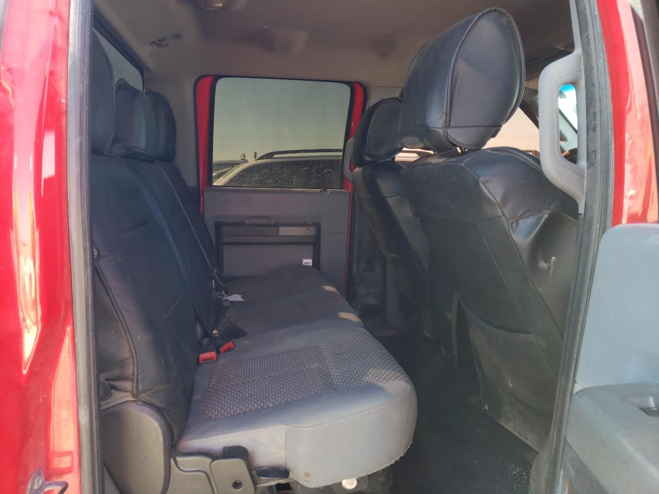 2011 Ford F250 - Image 10