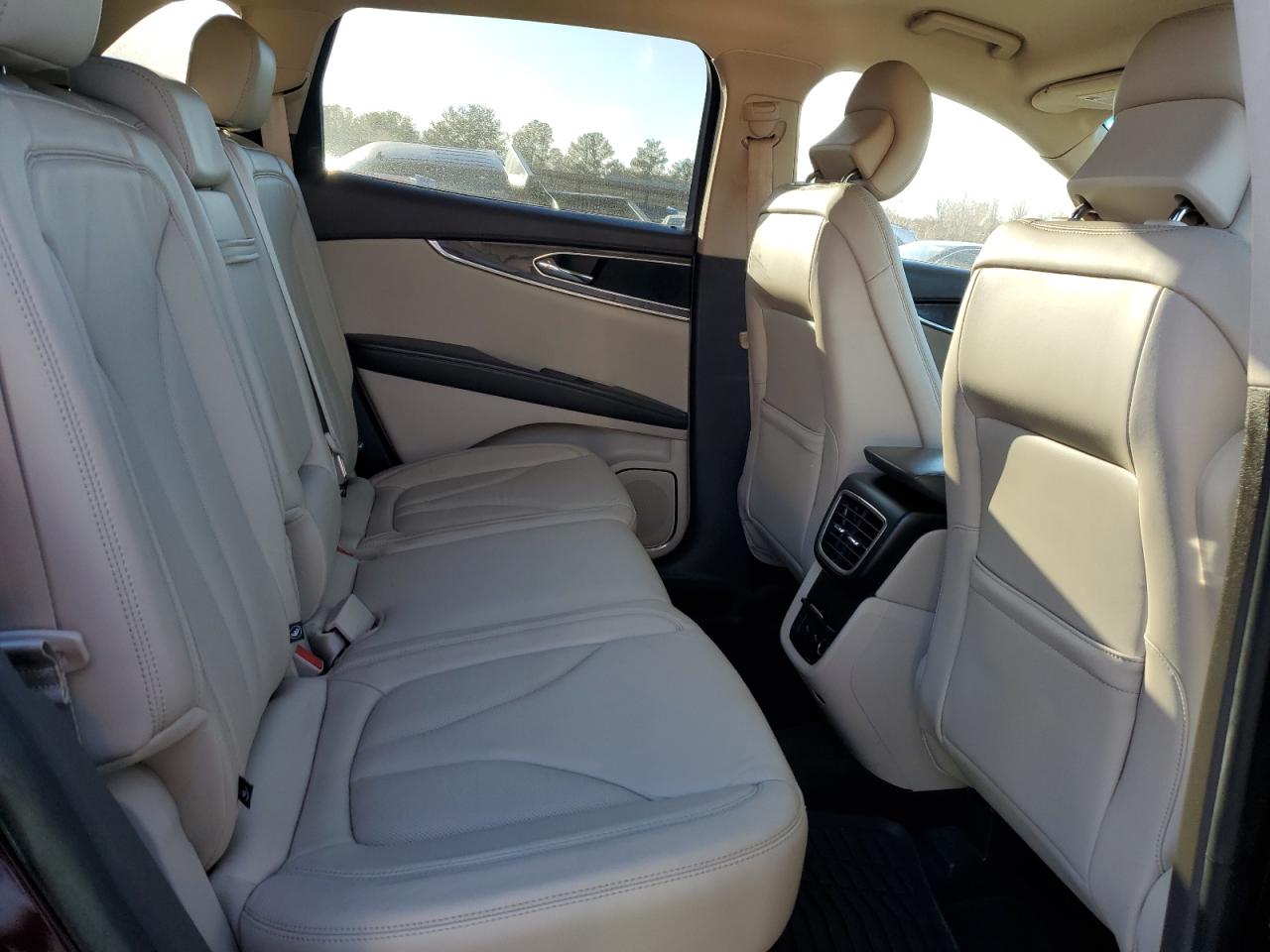 2017 Lincoln MKX - Image 11