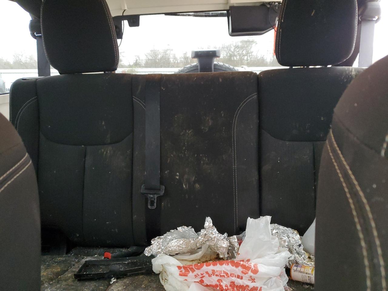 2016 Jeep Wrangler - Image 10