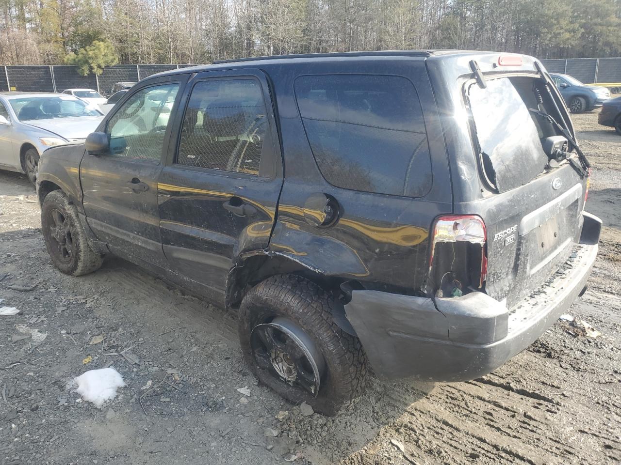 2004 Ford Escape - Image 2