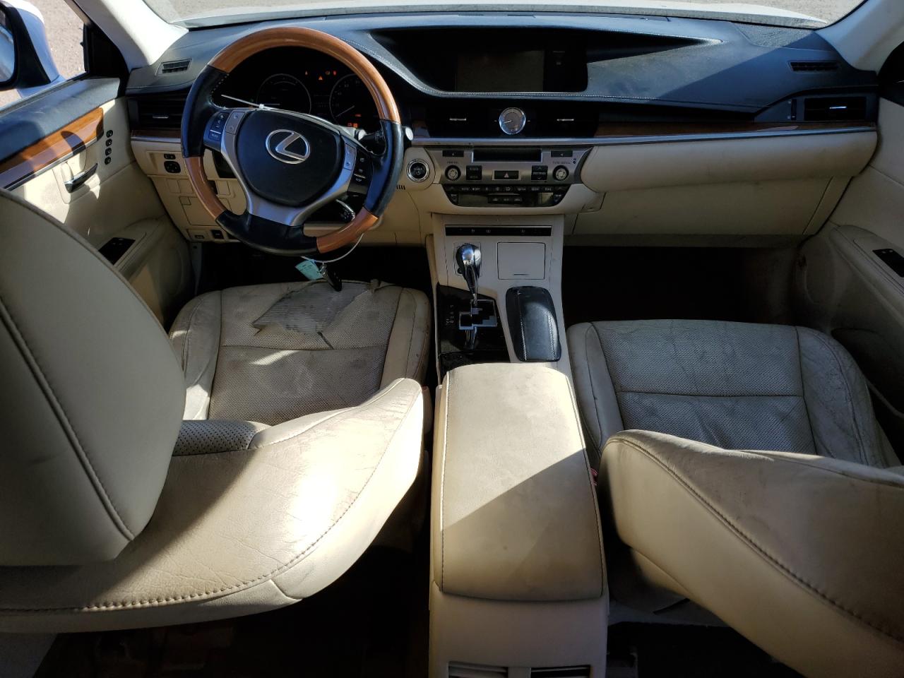 2014 Lexus ES - Image 8