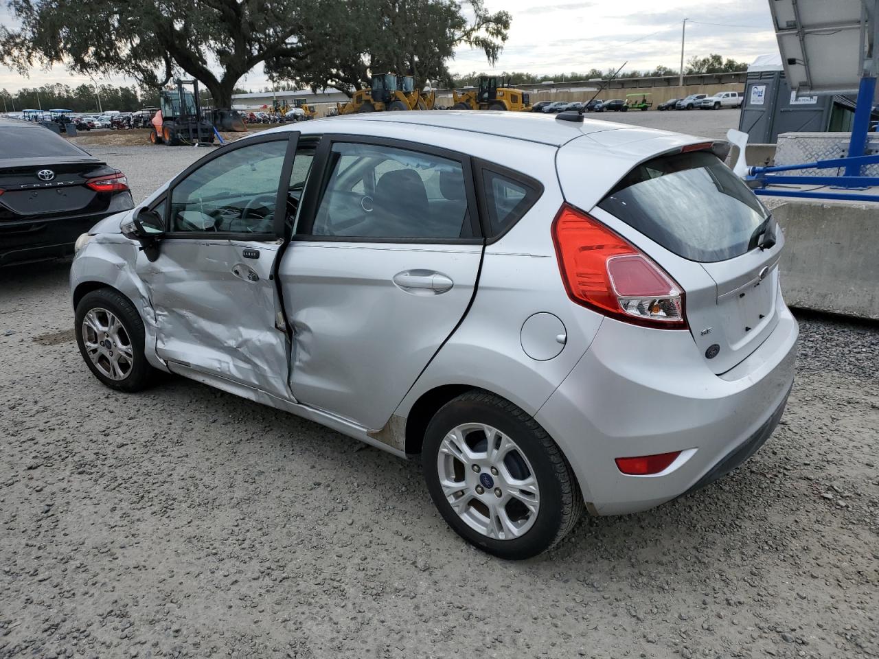 2015 Ford Fiesta - Image 2