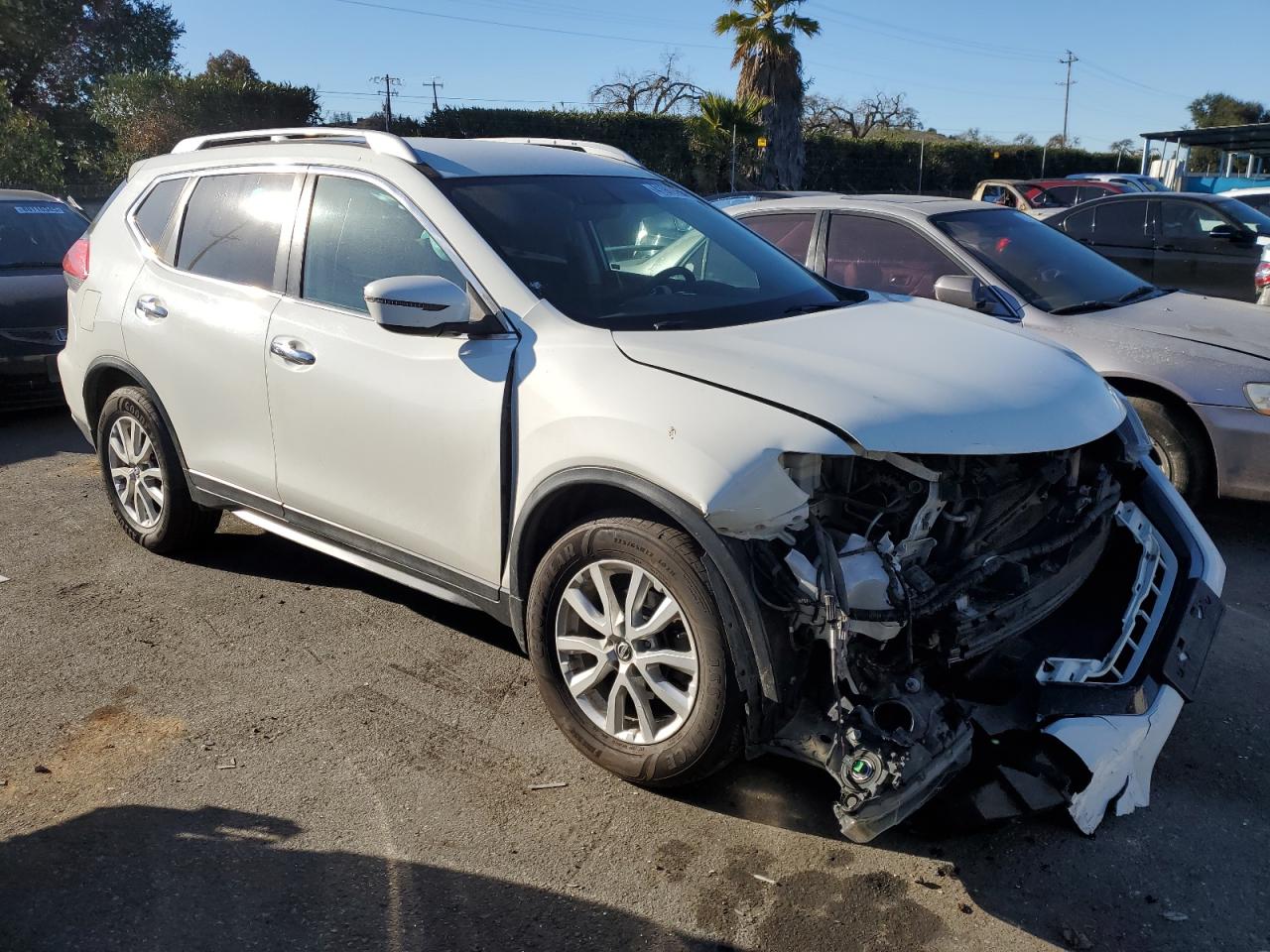 2017 Nissan Rogue - Image 4