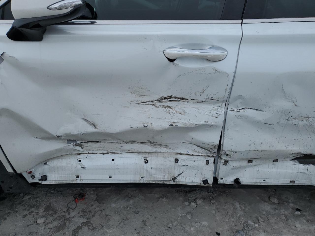 2021 Hyundai Santa Fe - Image 7