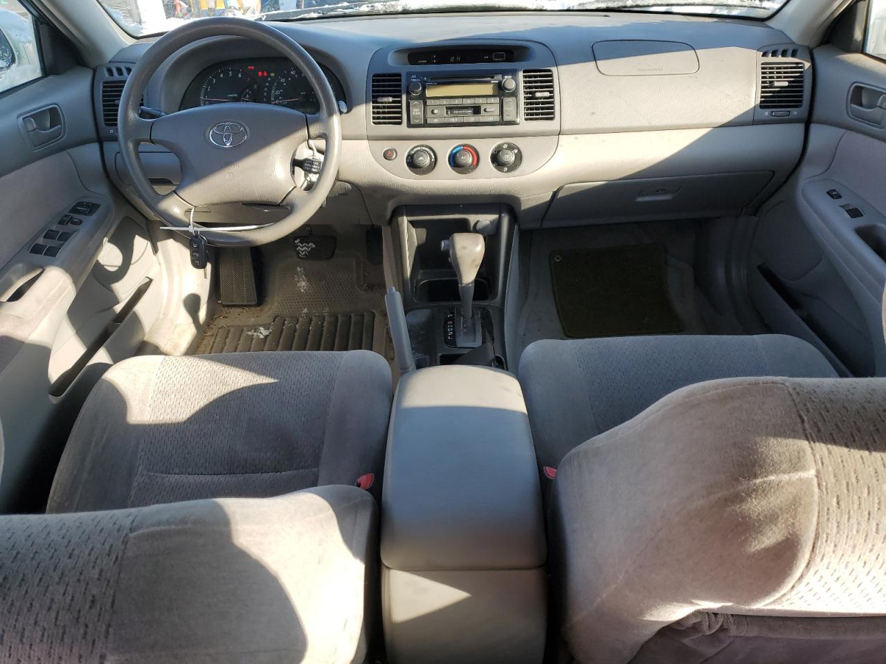 2004 Toyota Camry - Image 8